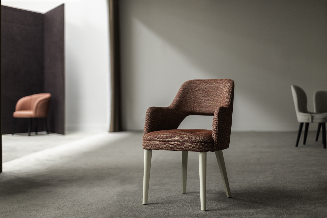 939-1510-chair-constanza-armchair-hamilton-conte-galeria2-20200526181923.jpg